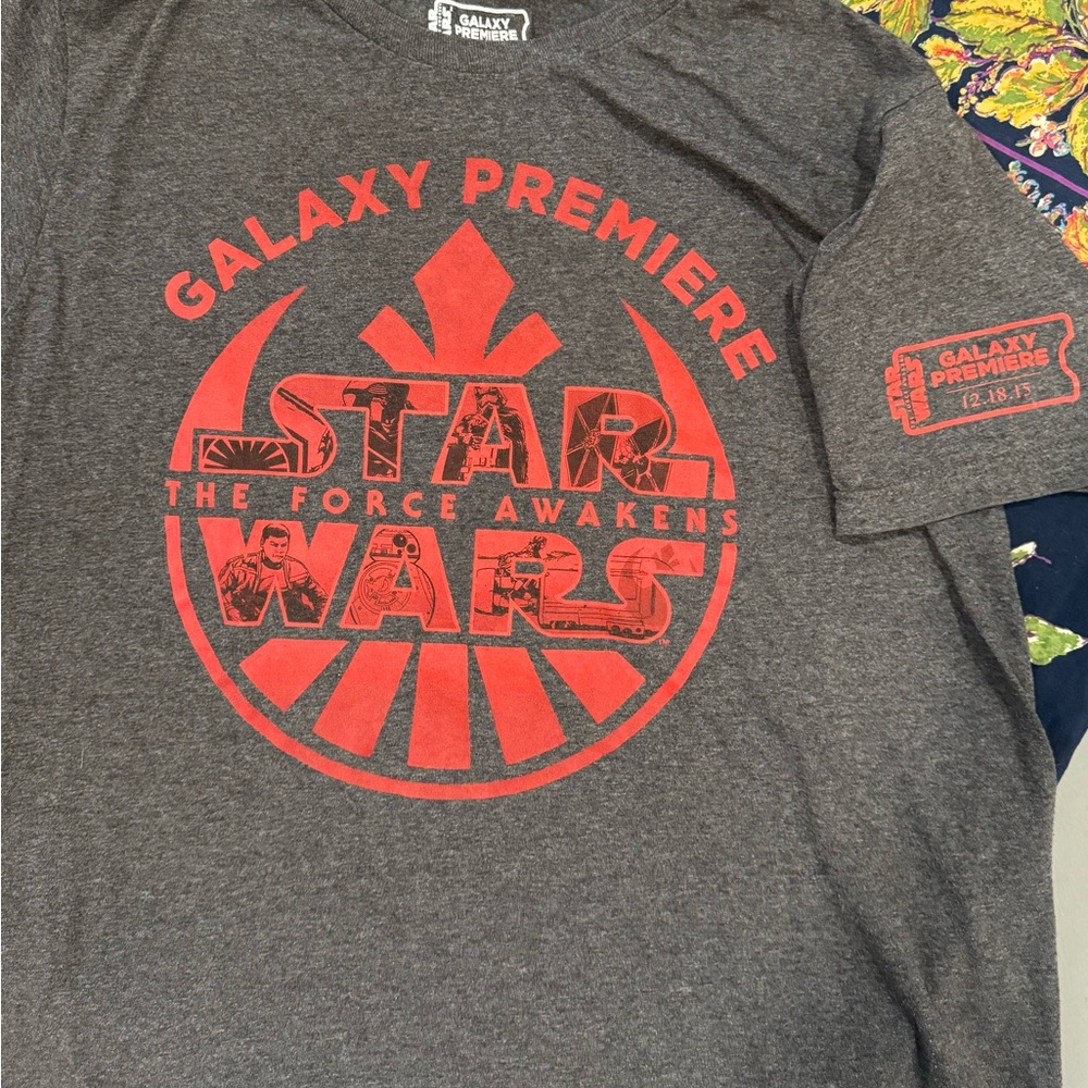Vintage Star Wars The Force Awakens TShirt Premier 2015 large